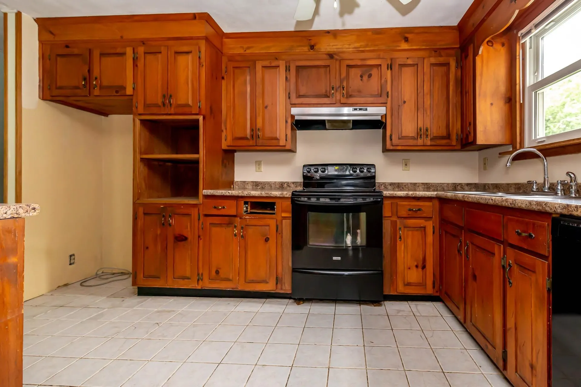 92 Hovey Road Londonderry NH 03053