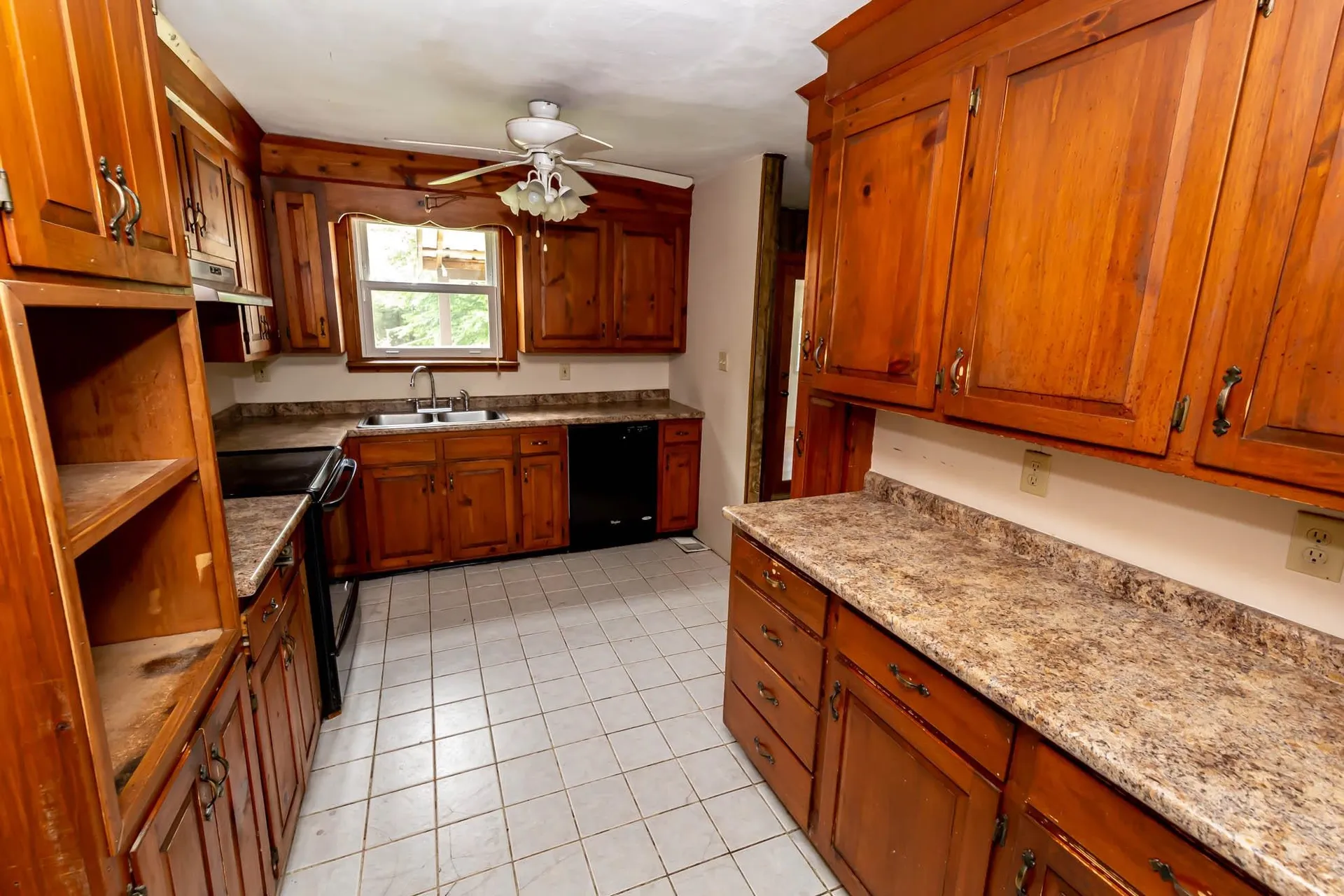 92 Hovey Road Londonderry NH 03053