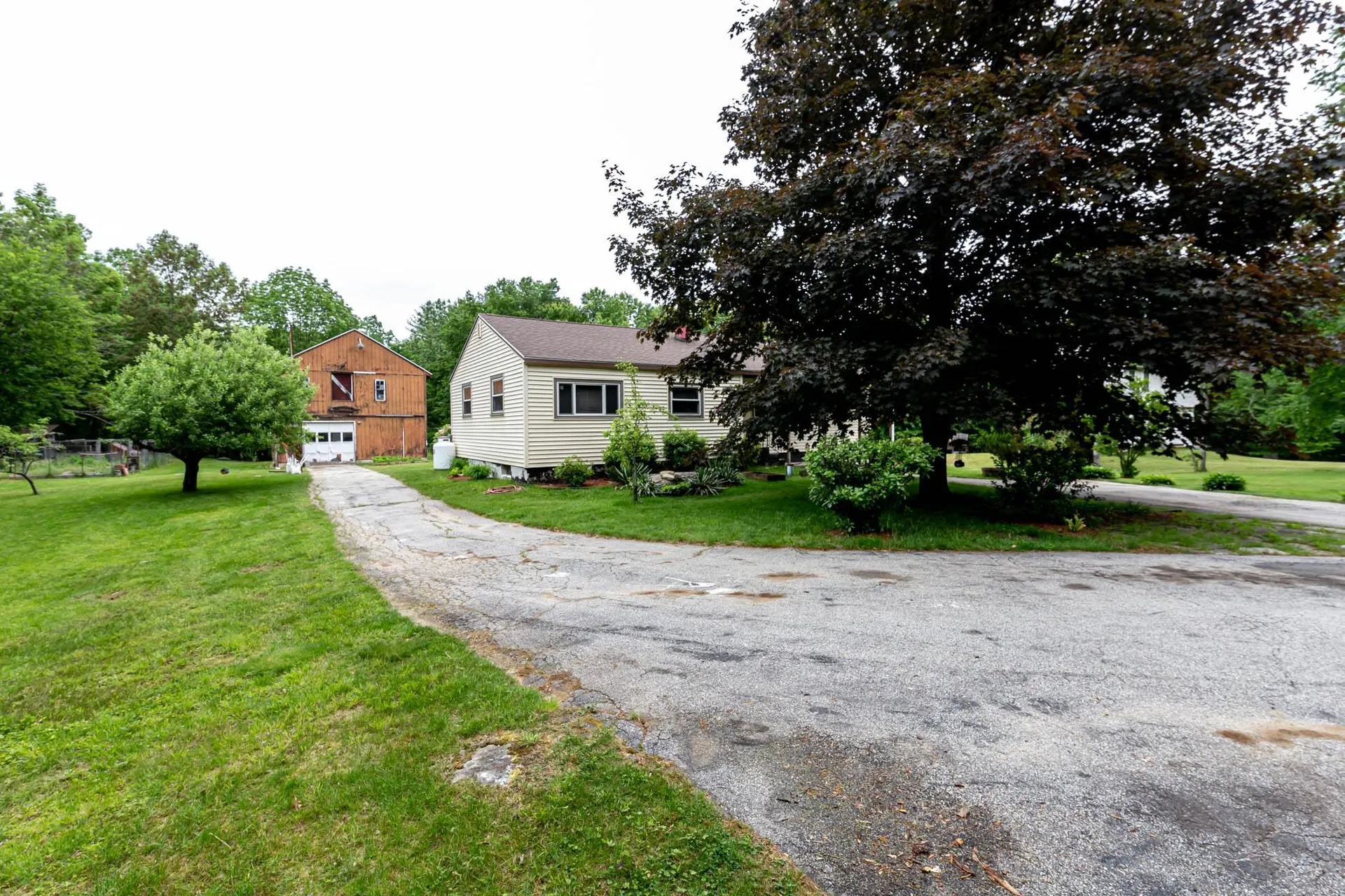 92 Hovey Road Londonderry NH 03053