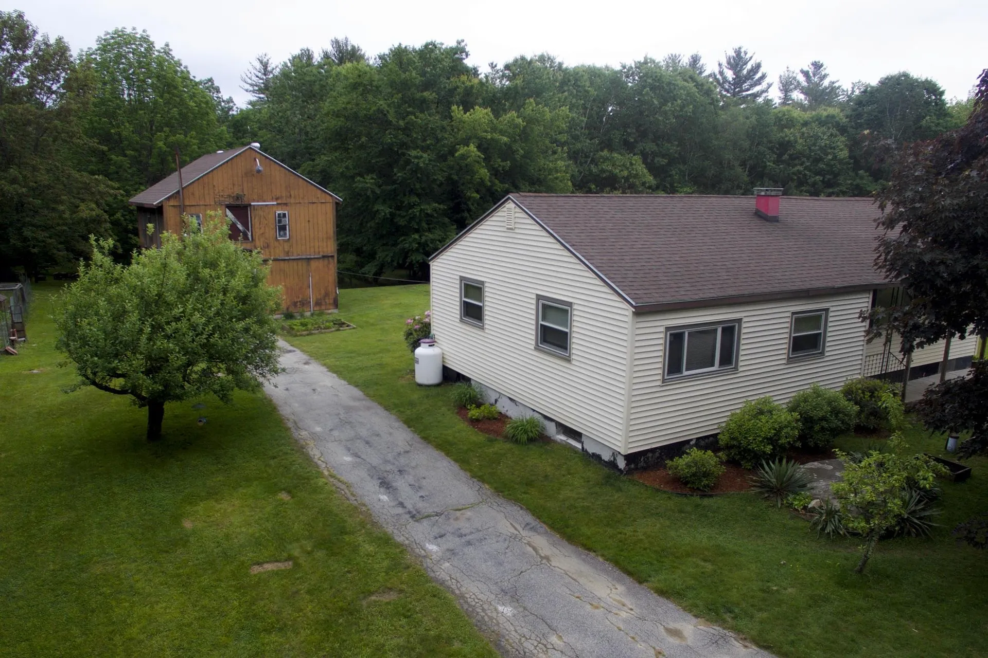 92 Hovey Road Londonderry NH 03053