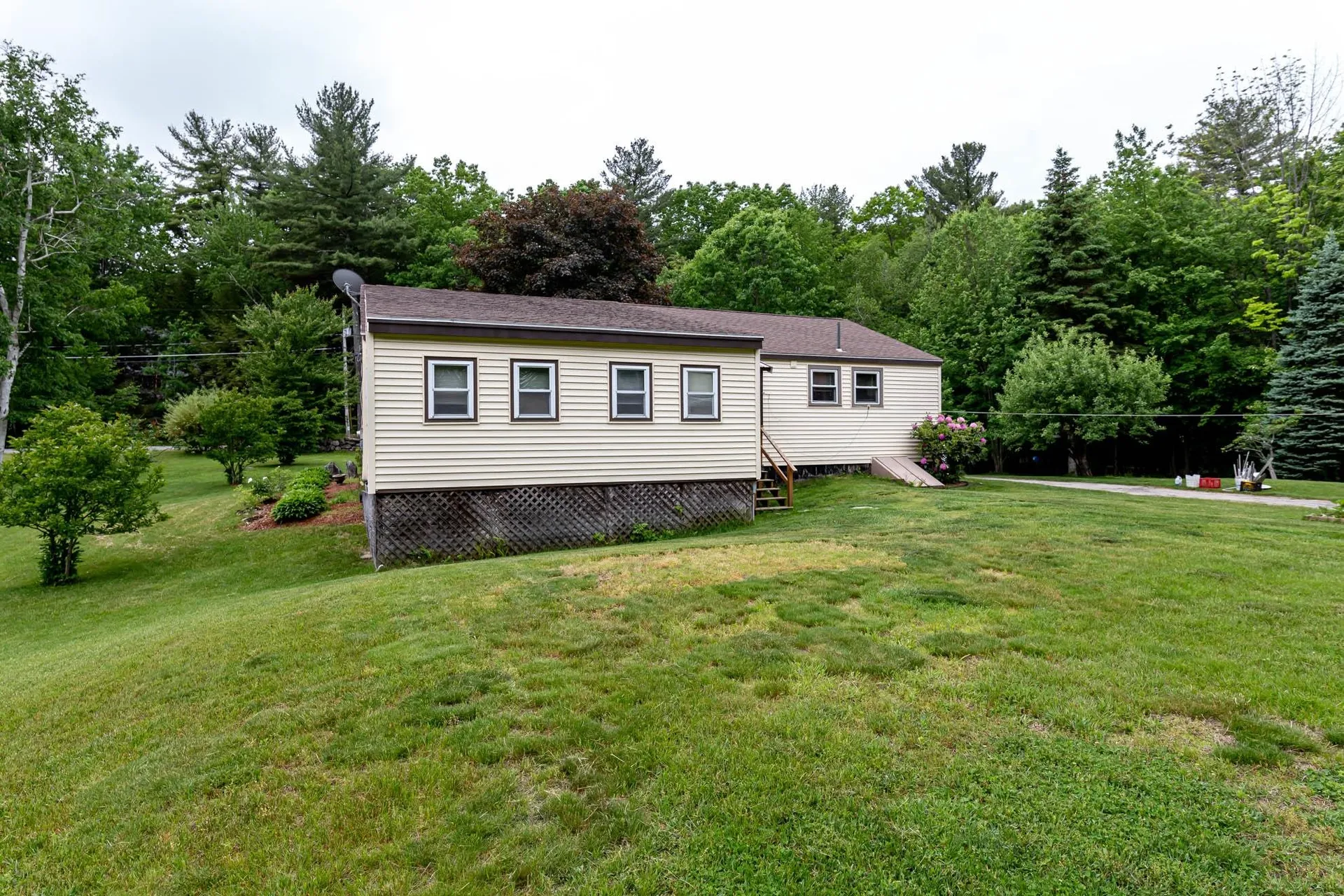 92 Hovey Road Londonderry NH 03053