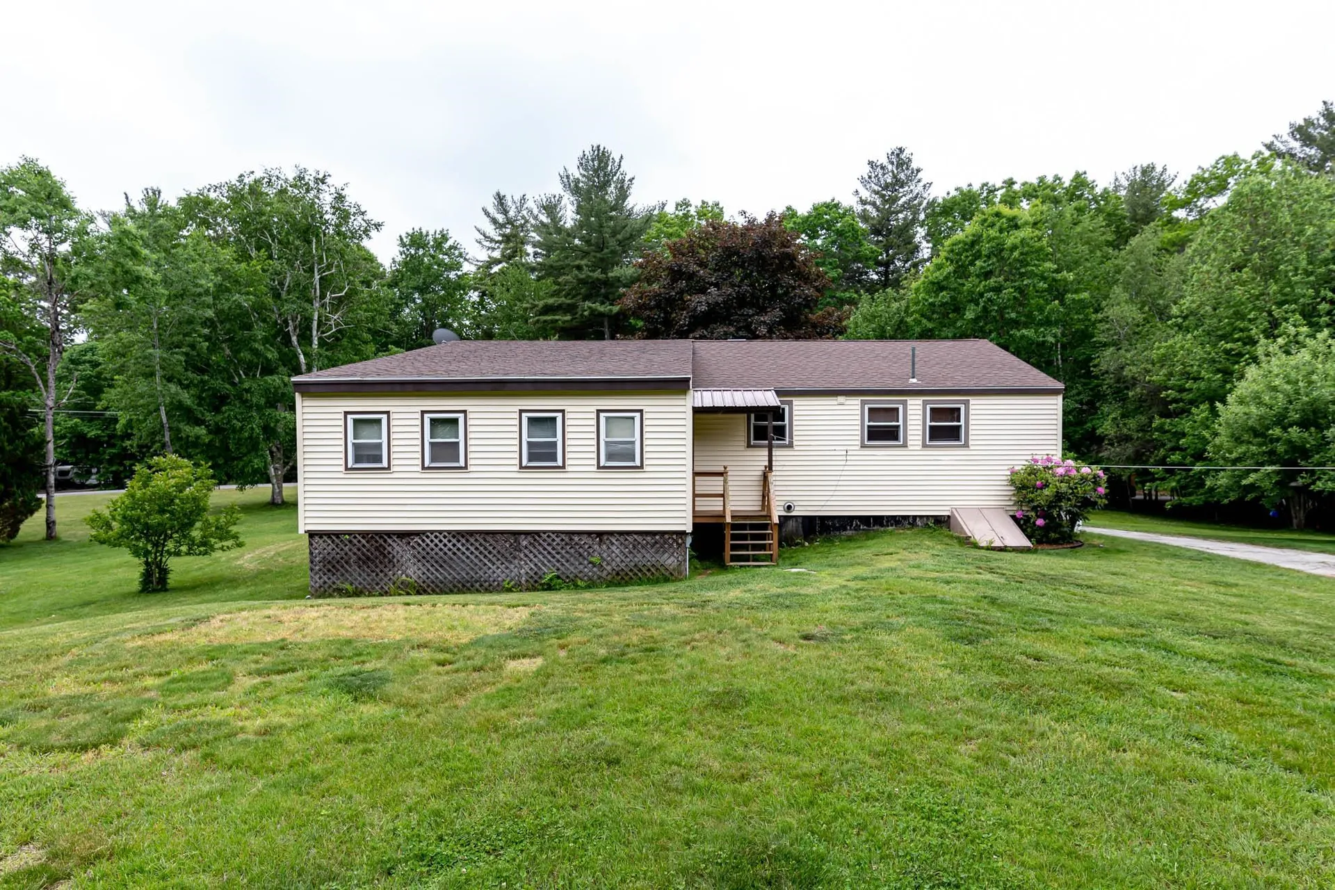 92 Hovey Road Londonderry NH 03053