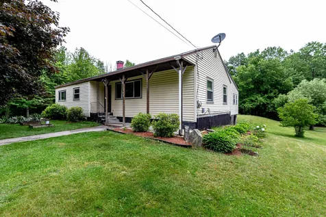 92 Hovey Road Londonderry NH 03053
