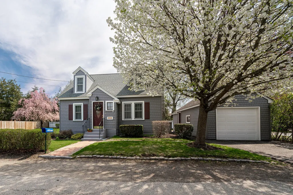 8 Woodbury Lane Bedford NH 03110