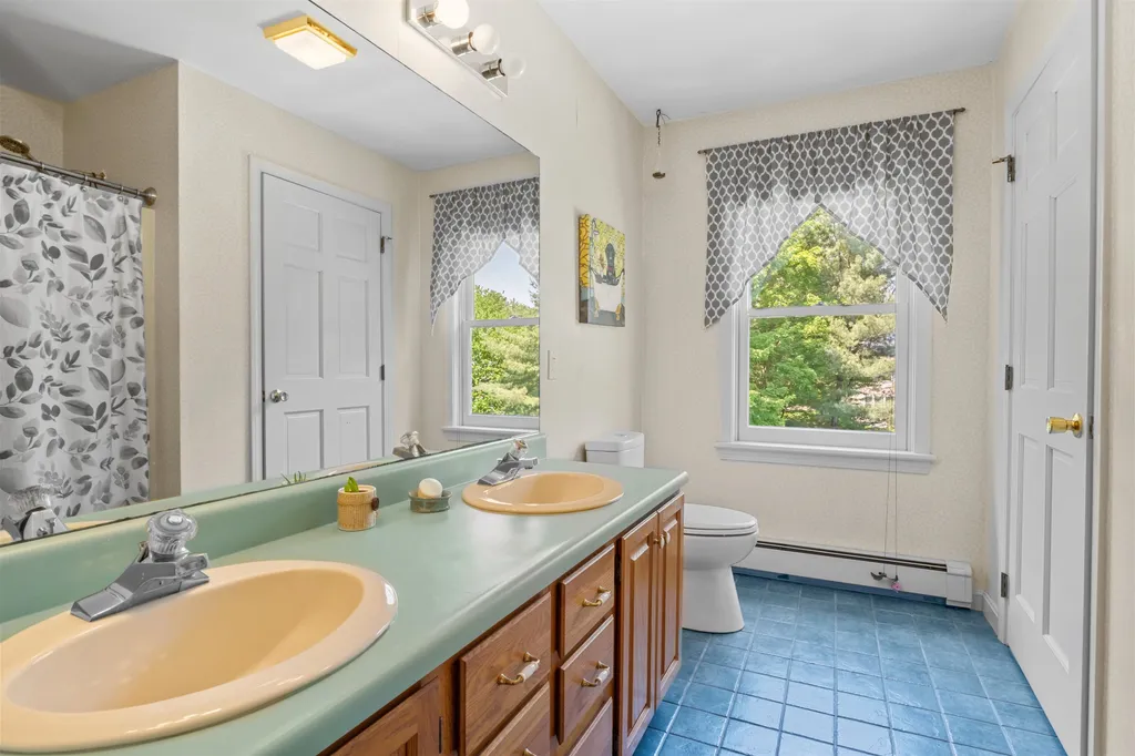 16 Bluestem Road Essex VT 05452