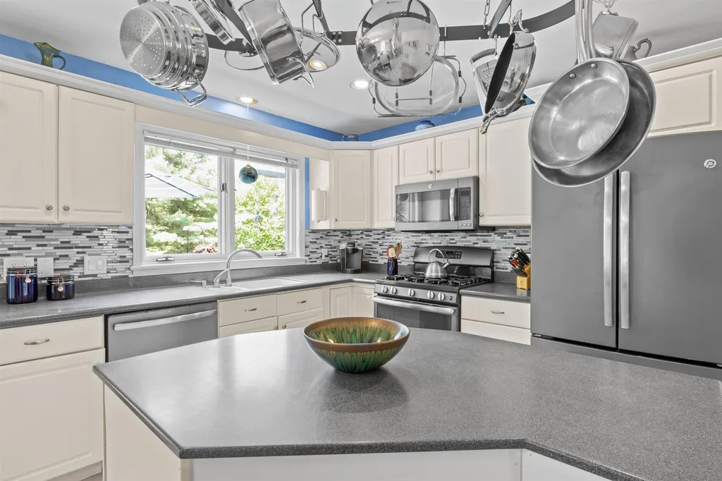 16 Bluestem Road Essex VT 05452