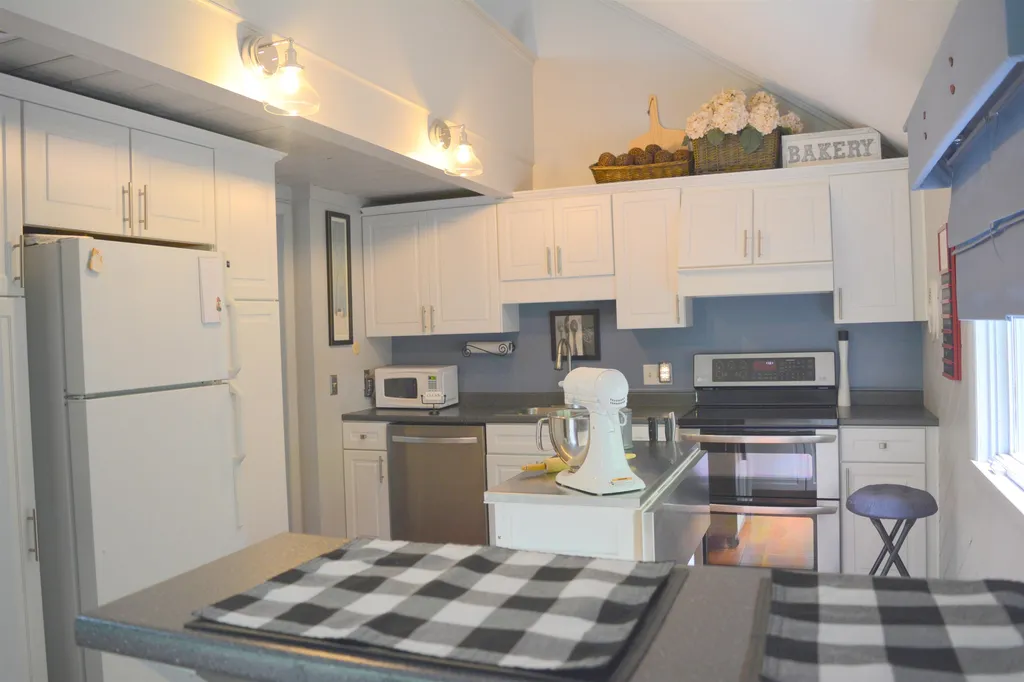 62 Longwood Drive Grantham NH 03753
