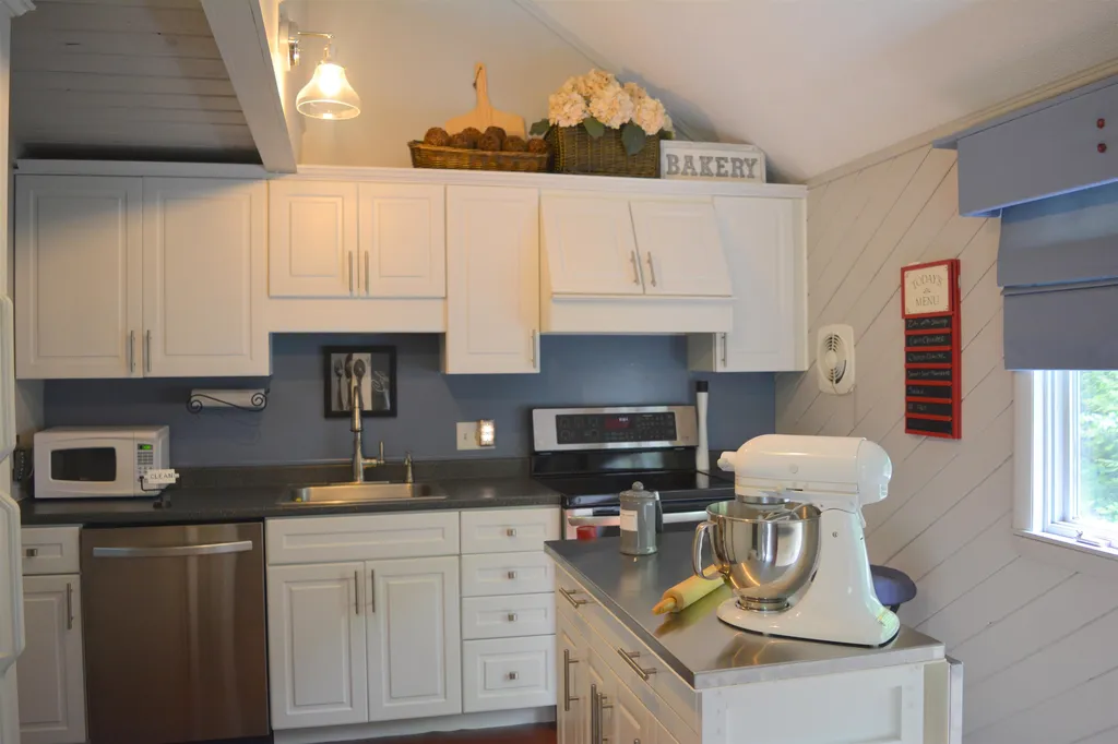 62 Longwood Drive Grantham NH 03753
