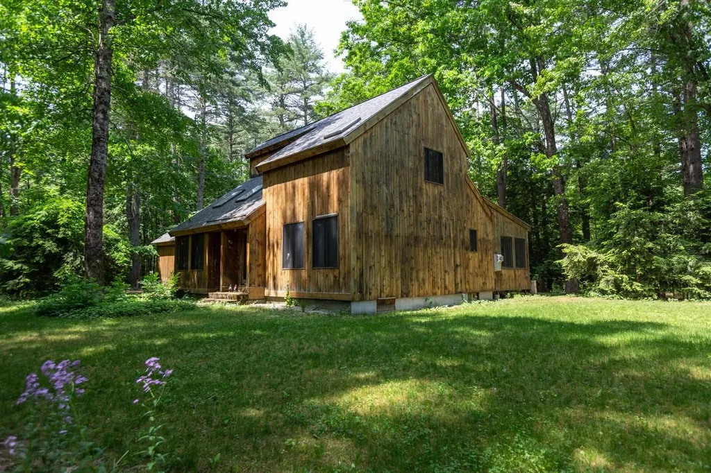 29 Flint Meadow Drive Brookline NH 03033