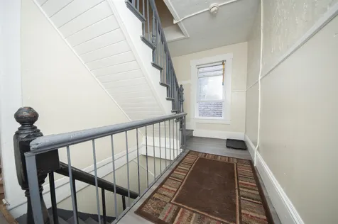 12 Winter Street Laconia NH 03246-3129