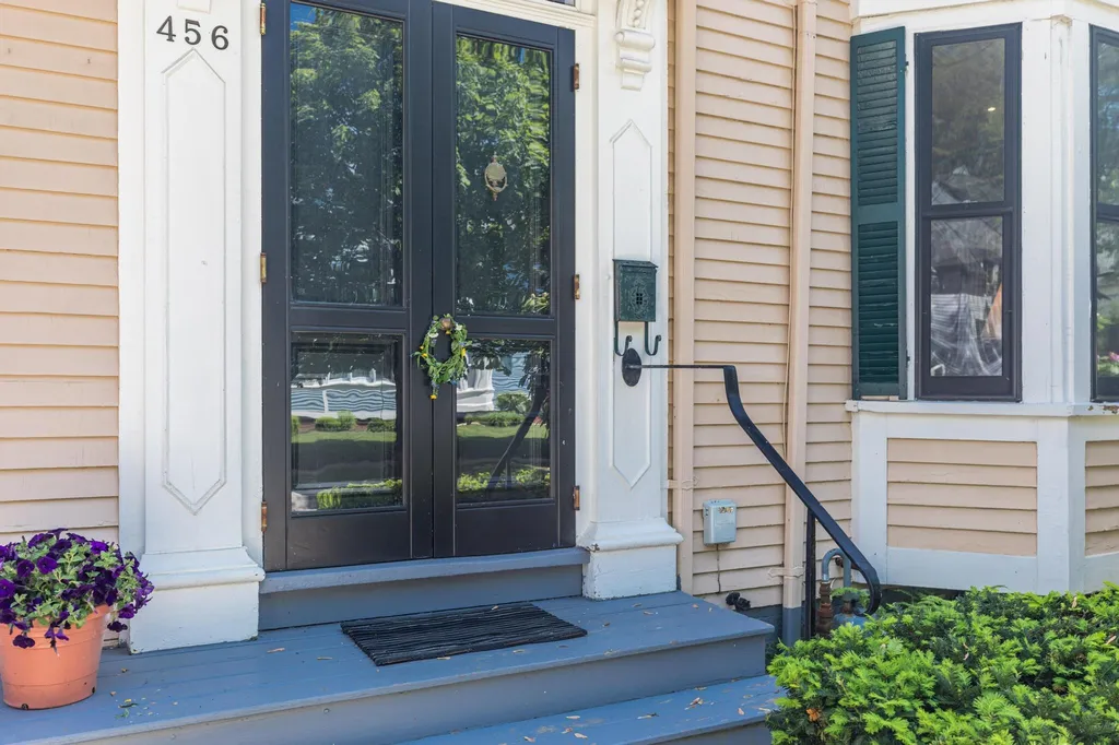 456 Lincoln Avenue Portsmouth NH 03801