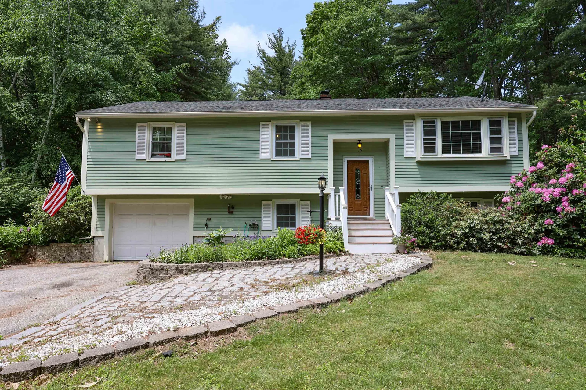 19 Bisbee Circle Derry NH 03038