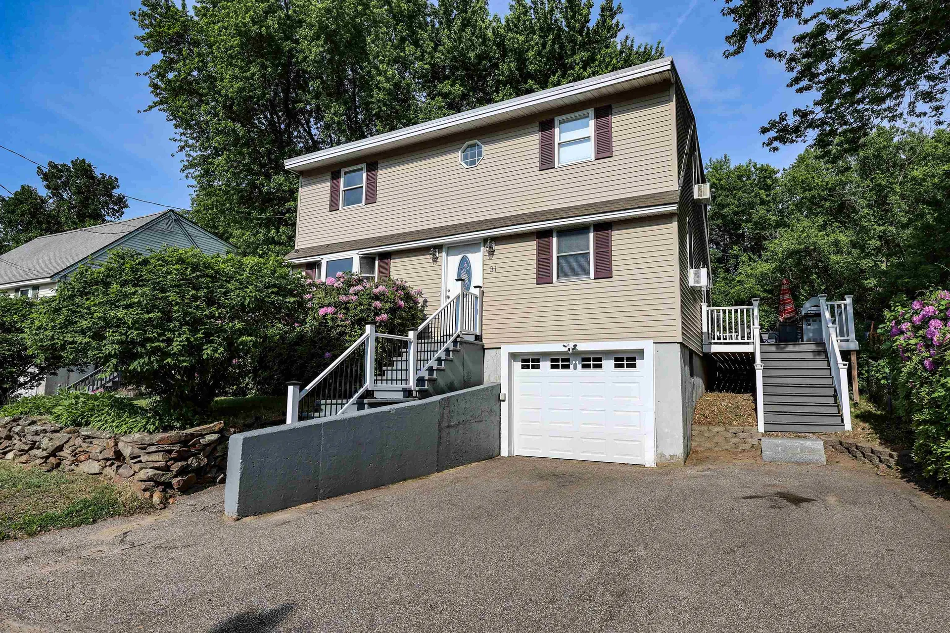 31 Dunbar Street Manchester NH 03103