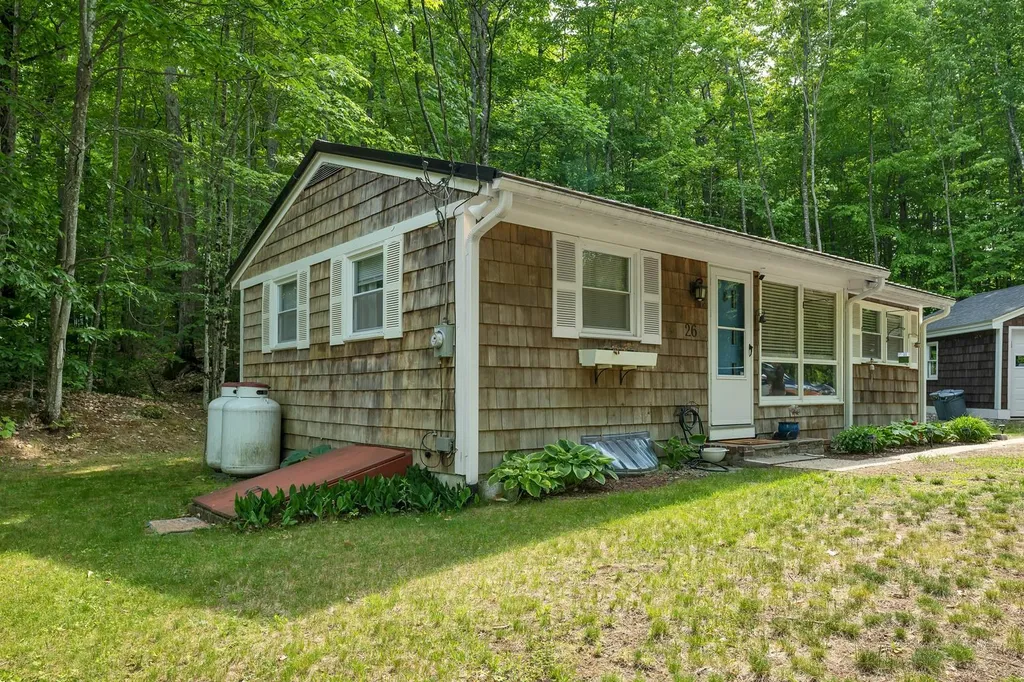 26 Heritage Road Laconia NH 03246