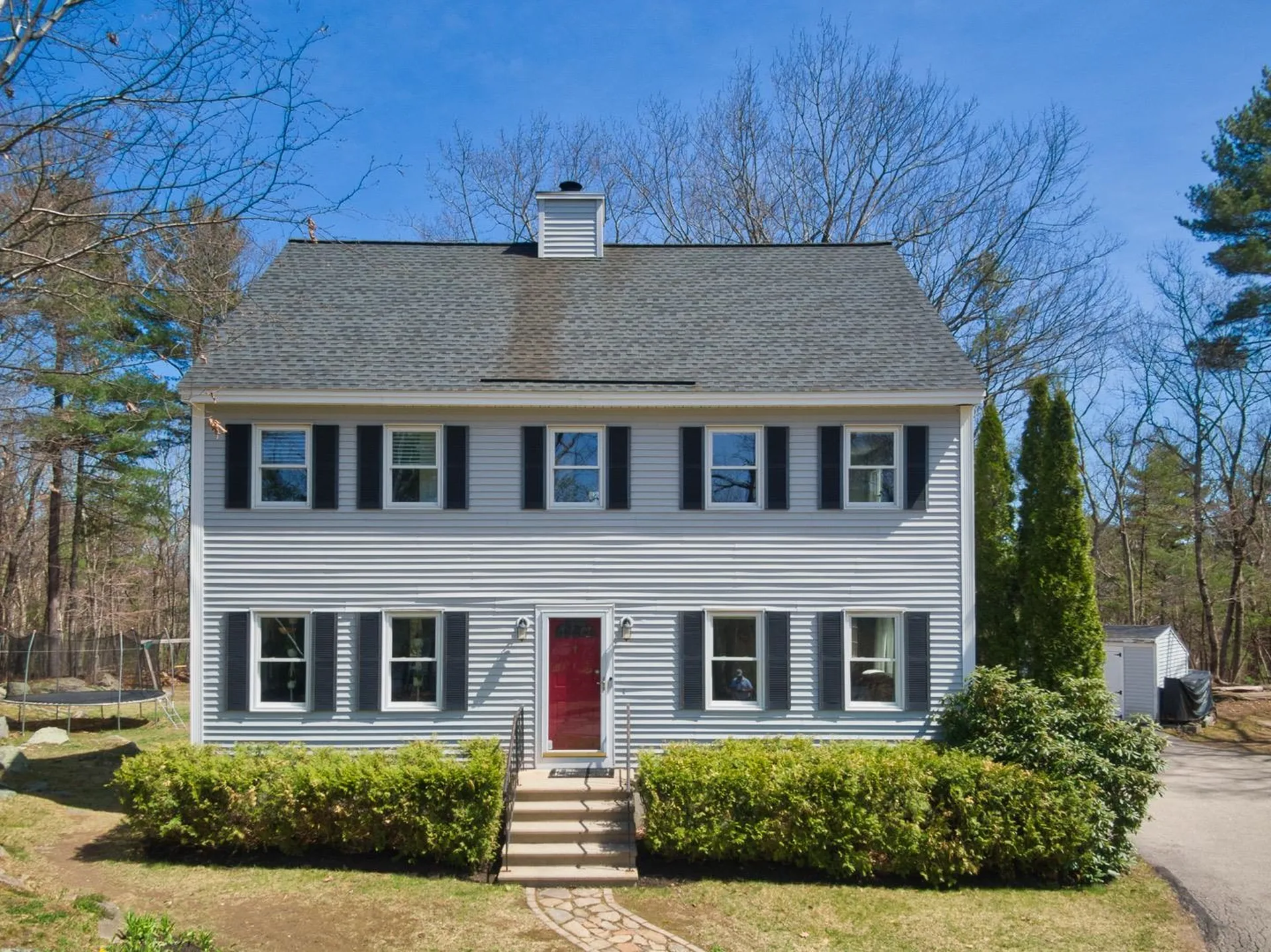 29 Windsor Boulevard Londonderry NH 03053