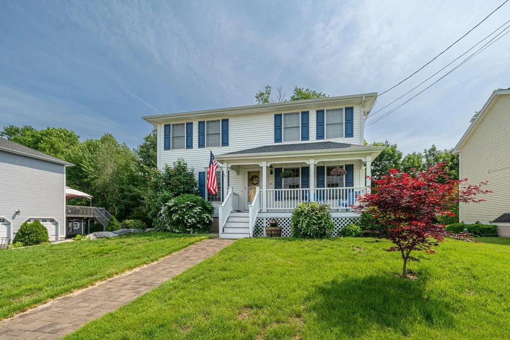 121 Stonington Drive Manchester NH 03109