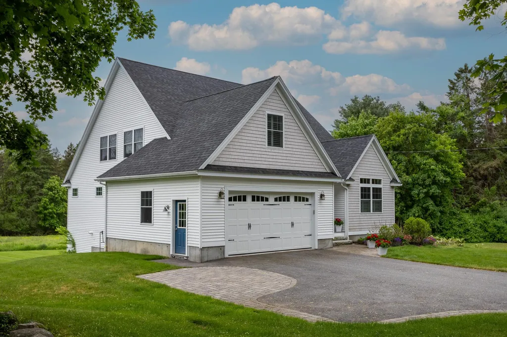 194 Atlantic Avenue North Hampton NH 03862