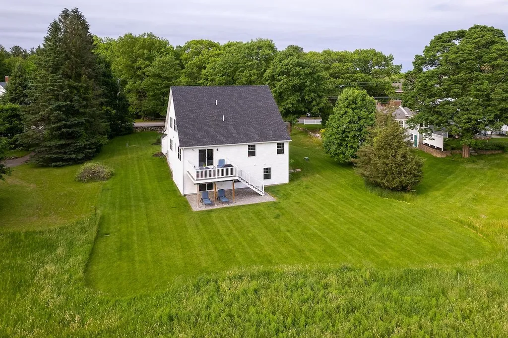194 Atlantic Avenue North Hampton NH 03862