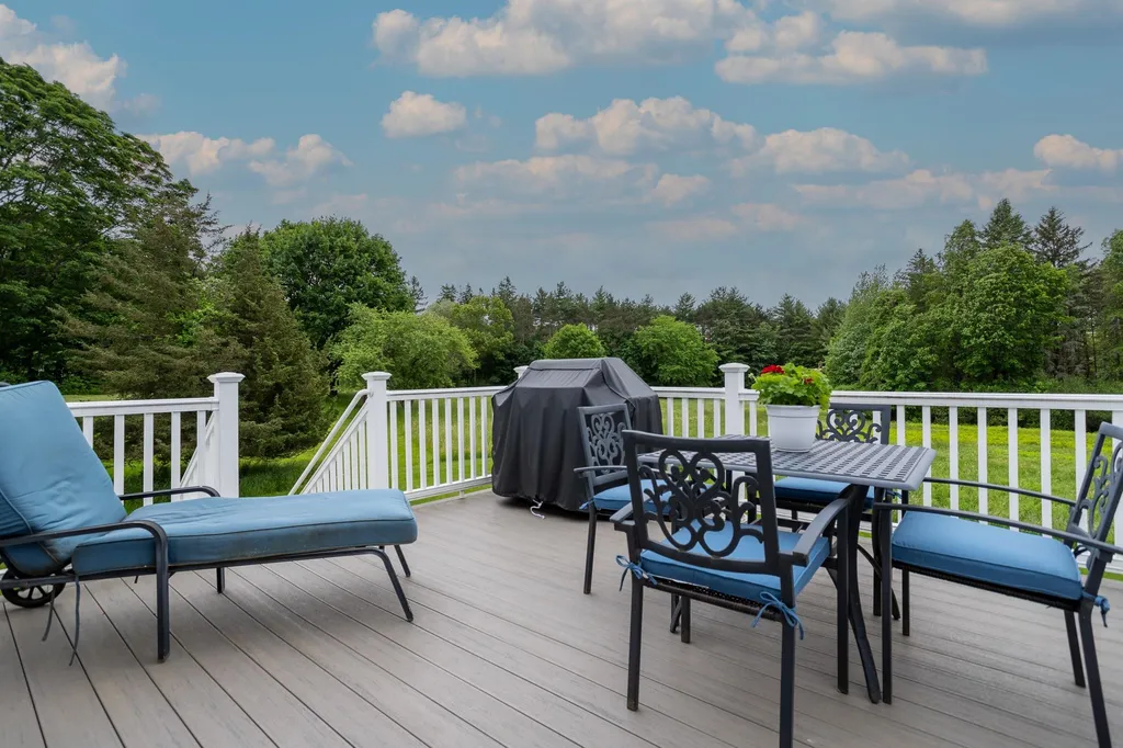 194 Atlantic Avenue North Hampton NH 03862
