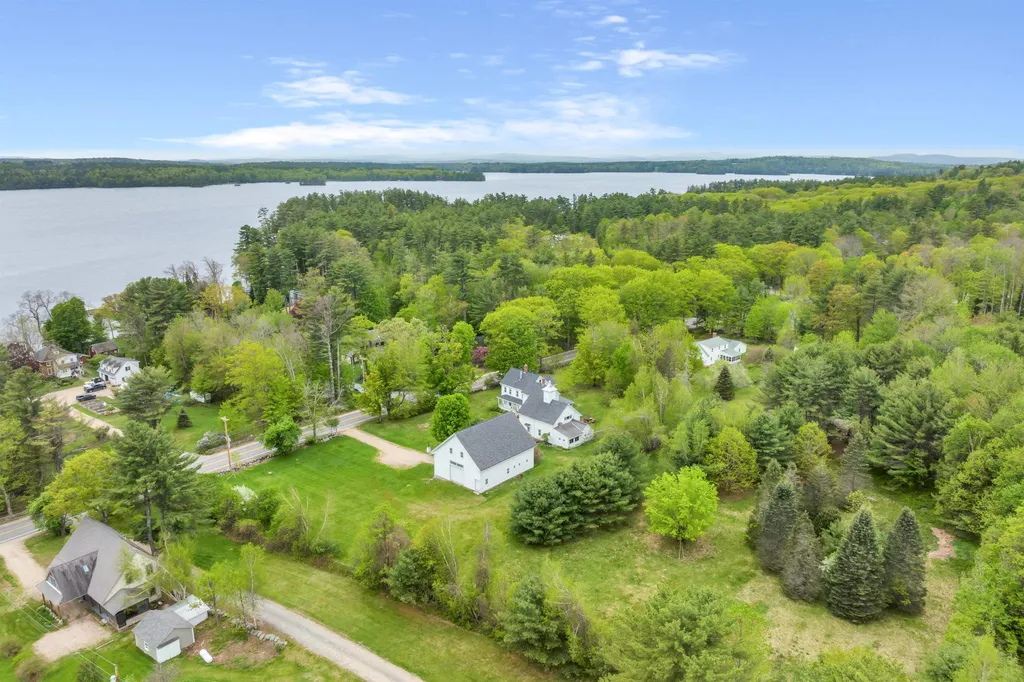 499 Governor Wentworth Highway Tuftonboro NH 03850