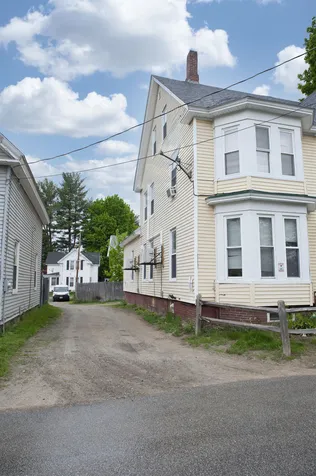 18-20 Cleveland Place Laconia NH 03246