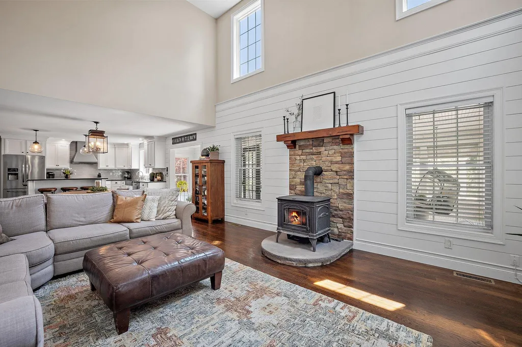 129 Peaslee Road Bow NH 03304
