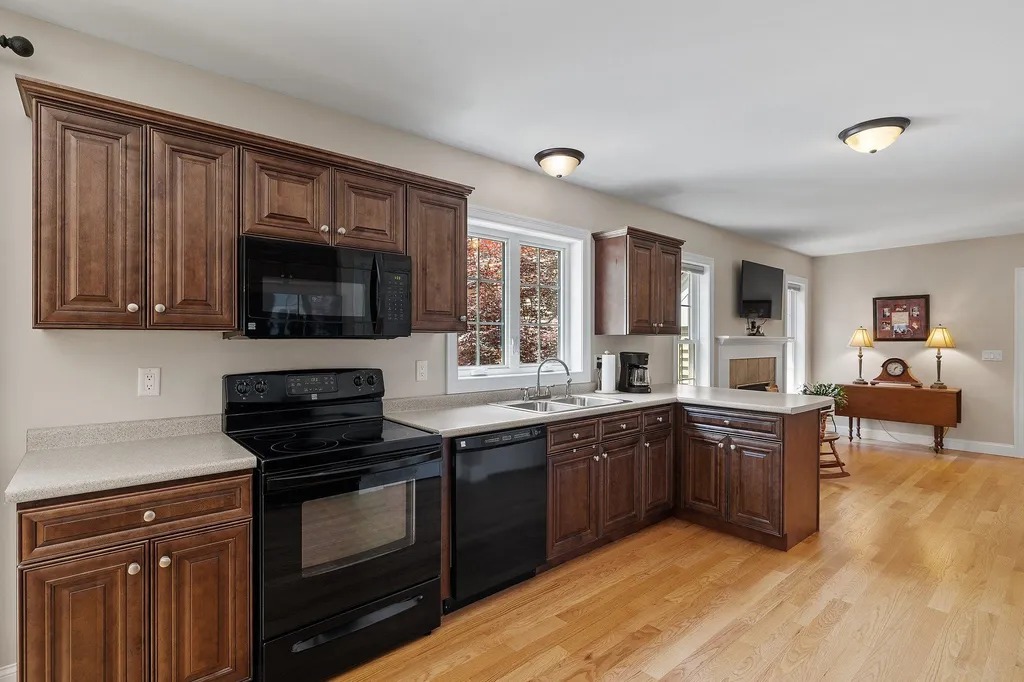 129 Peaslee Road Bow NH 03304