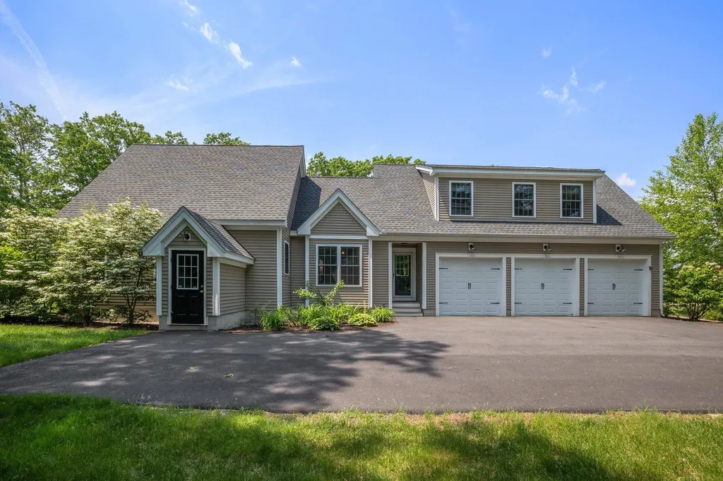 129 Peaslee Road Bow NH 03304