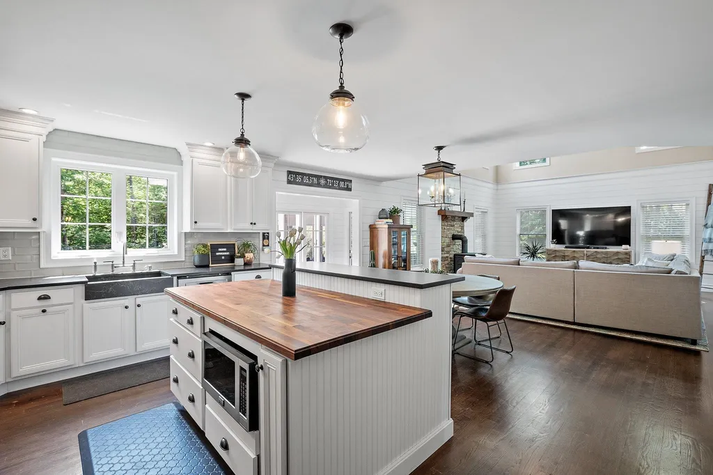 129 Peaslee Road Bow NH 03304