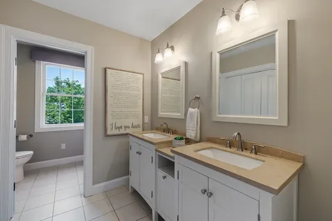 129 Peaslee Road Bow NH 03304