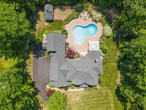 129 Peaslee Road Bow NH 03304