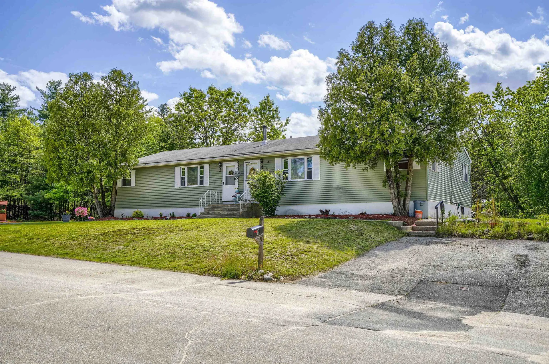 2 Monroe Street Hudson NH 03051