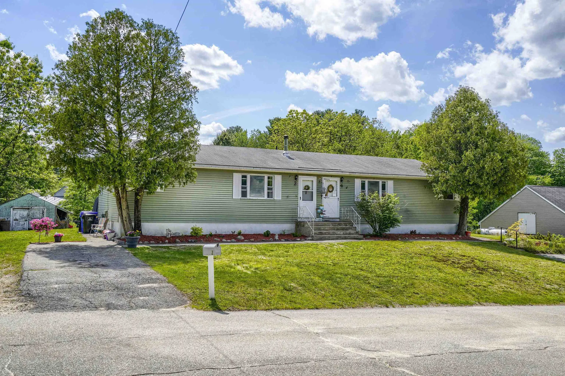 2 Monroe Street Hudson NH 03051
