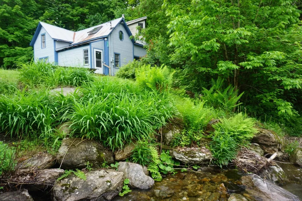 9562 Main Road Huntington VT 05462