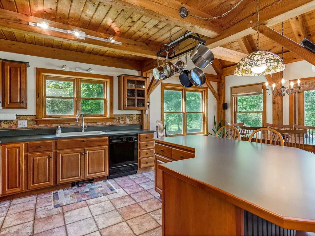 99 Mud Creek Lane Ferrisburgh VT 05456