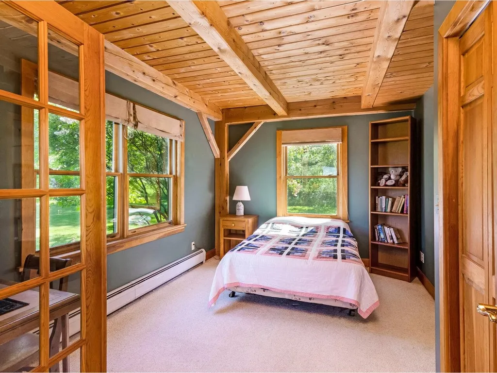 99 Mud Creek Lane Ferrisburgh VT 05456