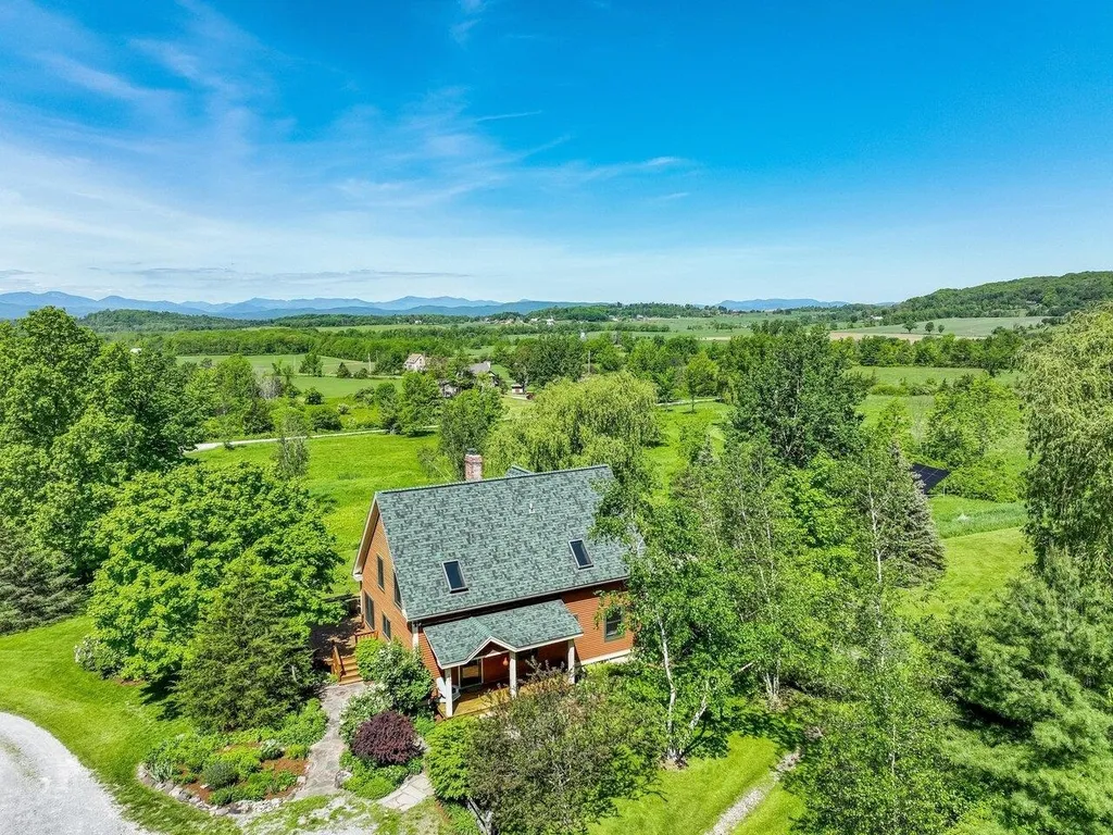 99 Mud Creek Lane Ferrisburgh VT 05456