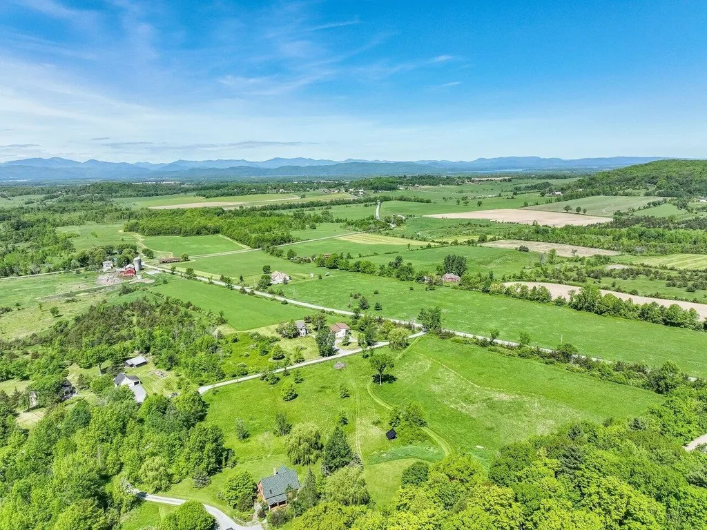 99 Mud Creek Lane Ferrisburgh VT 05456