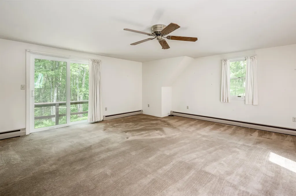 8 James Farm Road Lee NH 03861