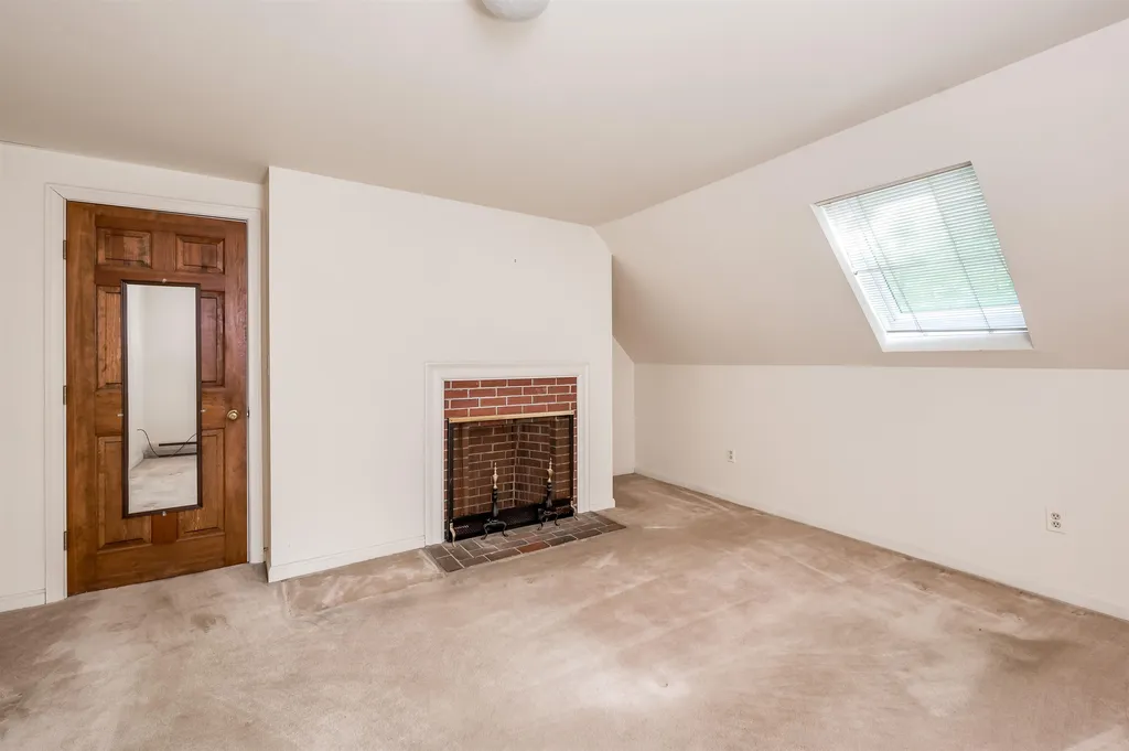 8 James Farm Road Lee NH 03861
