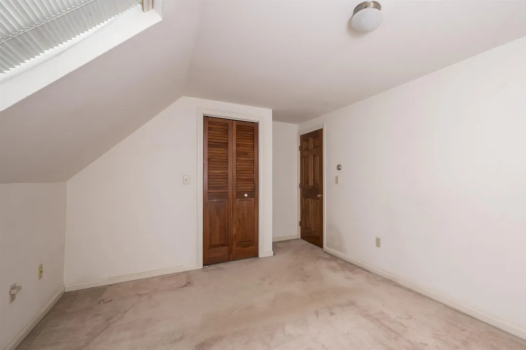 8 James Farm Road Lee NH 03861