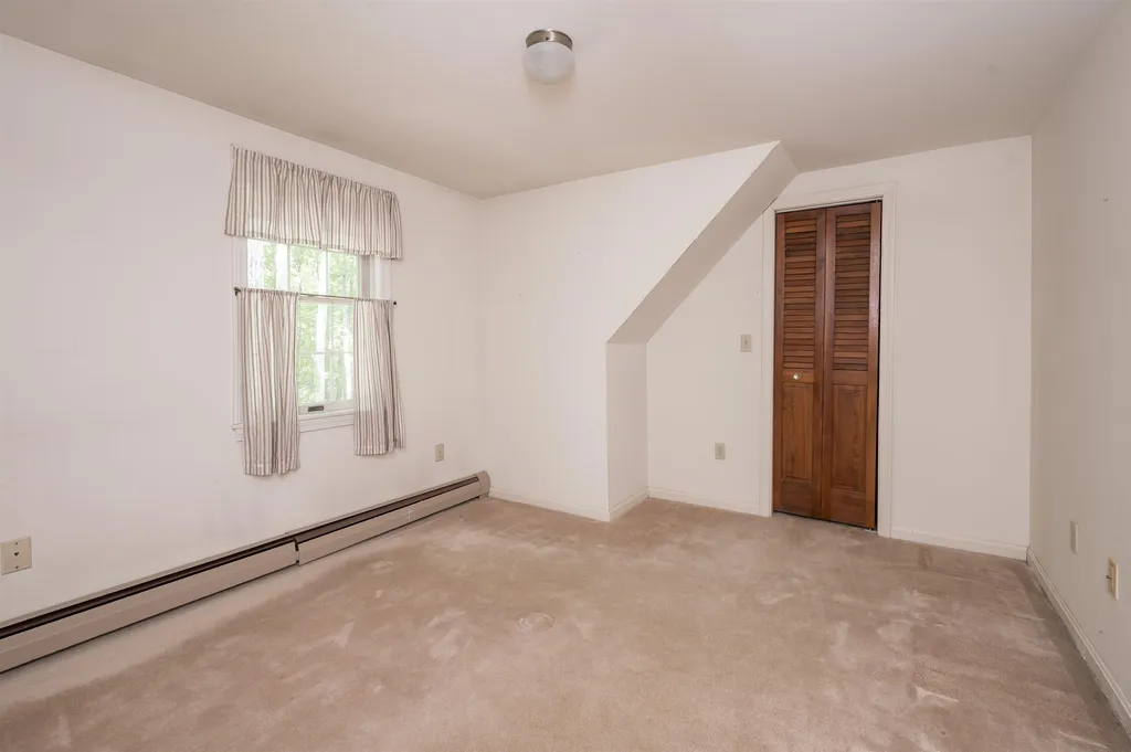 8 James Farm Road Lee NH 03861