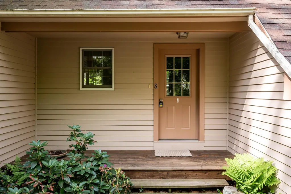 8 James Farm Road Lee NH 03861