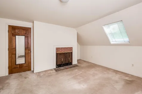 8 James Farm Road Lee NH 03861