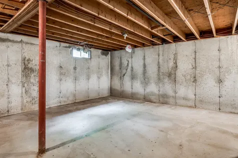 8 James Farm Road Lee NH 03861