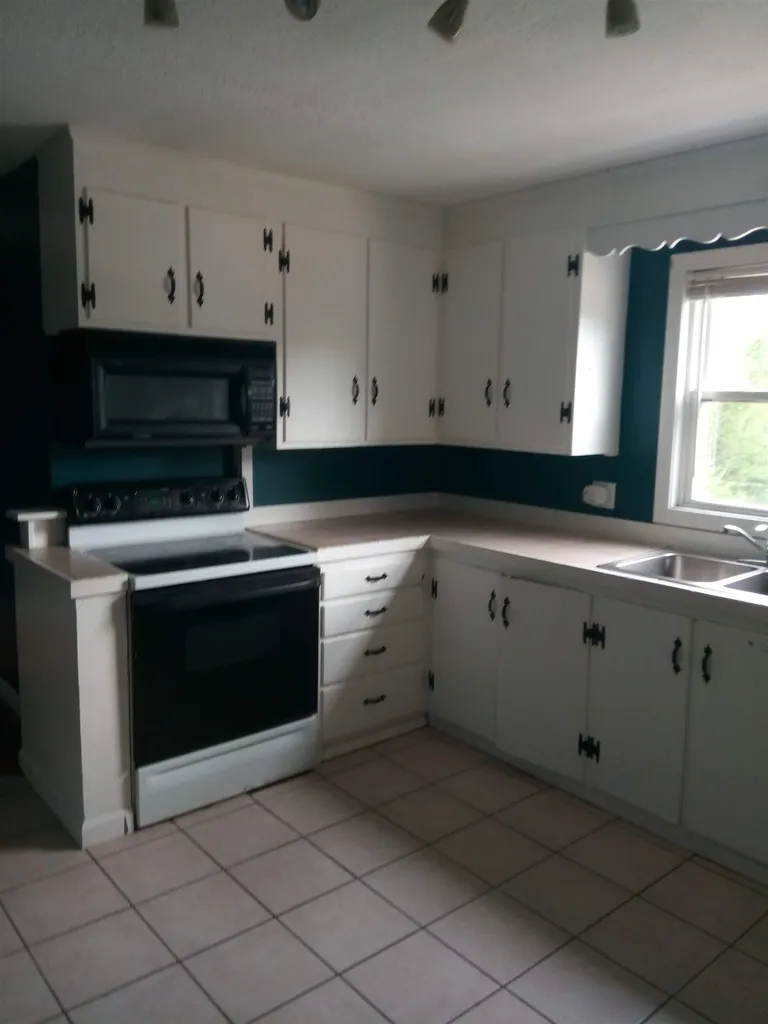 518 Pembroke Street Pembroke NH 03275