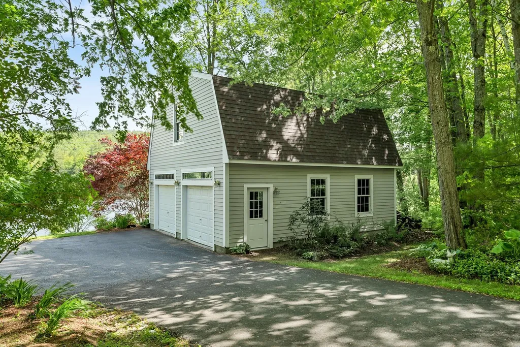 31 Sunset Drive Loudon NH 03307