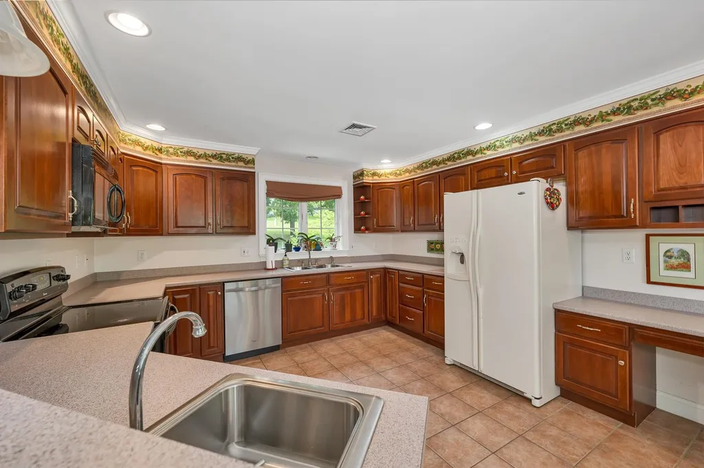31 Sunset Drive Loudon NH 03307