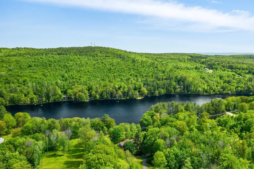 31 Sunset Drive Loudon NH 03307