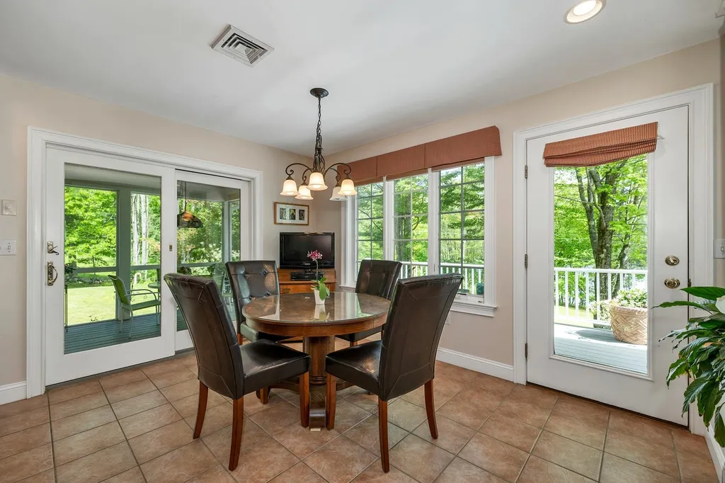 31 Sunset Drive Loudon NH 03307